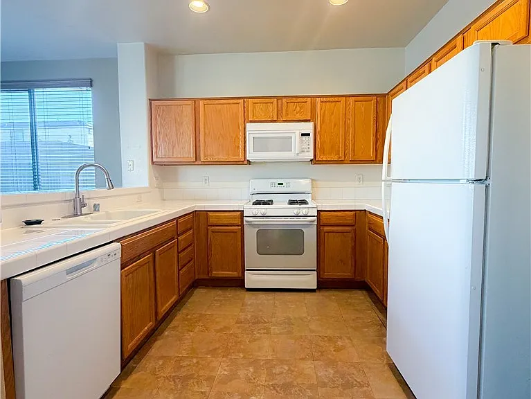 7637 Pioneer Ranch Ave — Photo 3