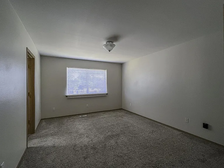 6721 135th St E — Photo 17