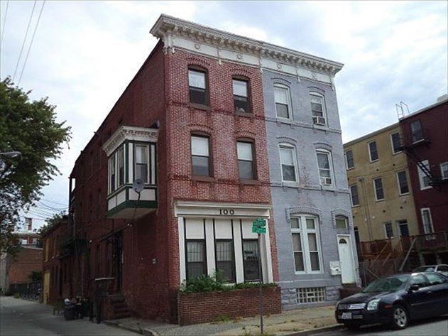 2nd image of 100 E 22nd St