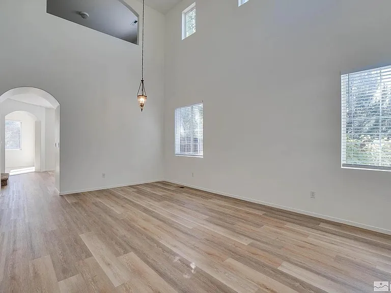 2702 Cintoia Dr — Photo 5