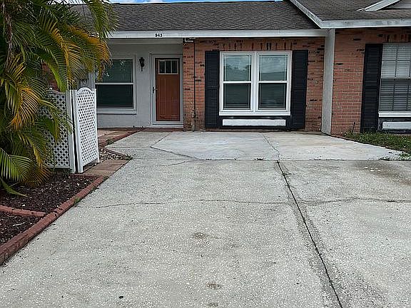 4th image of 943 Burlwood St