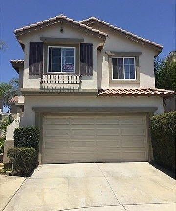 One of very homes in this lot with a Drive Way