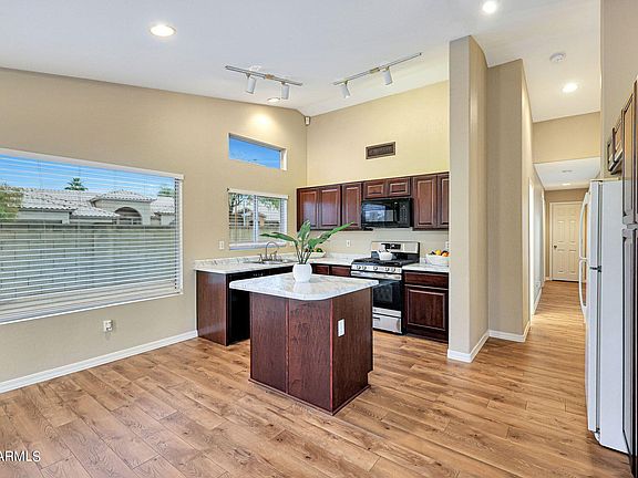 3rd image of 16172 N 87TH Drive