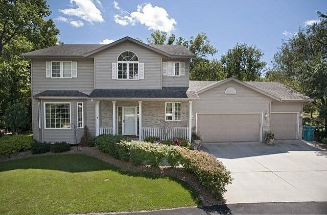 1st image of 325 Wicklow Pl