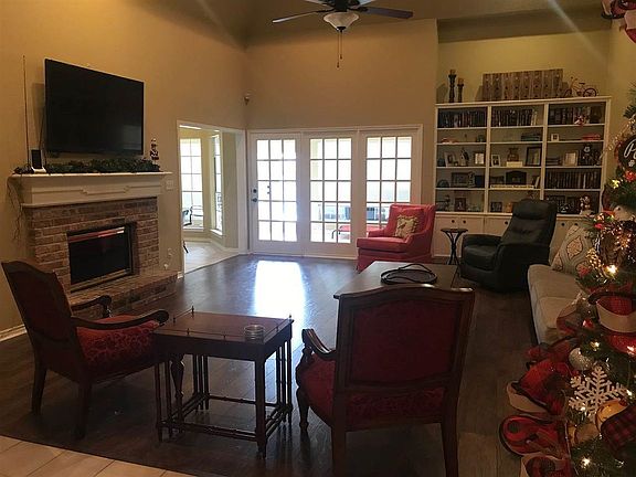 4th image of 4825 Ashland Ln