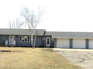 6049 Rolling Hills Dr SW, Montevideo, MN 56265
