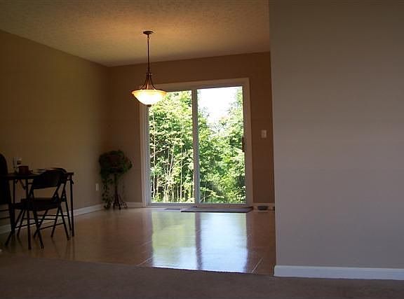 4th image of 2245 Dietz Ln