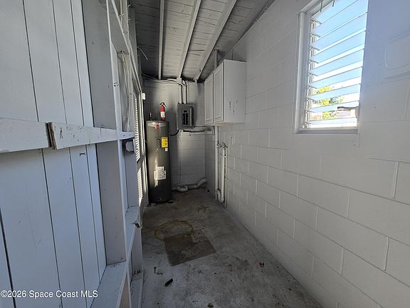 4th image of 1601 Cambridge Dr