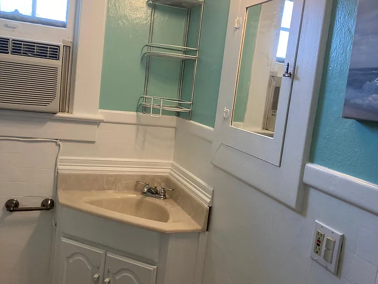 1250 Ferry St SW — Photo 6