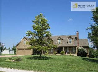 4500 Hilltop Cir, Louisburg, KS 66053