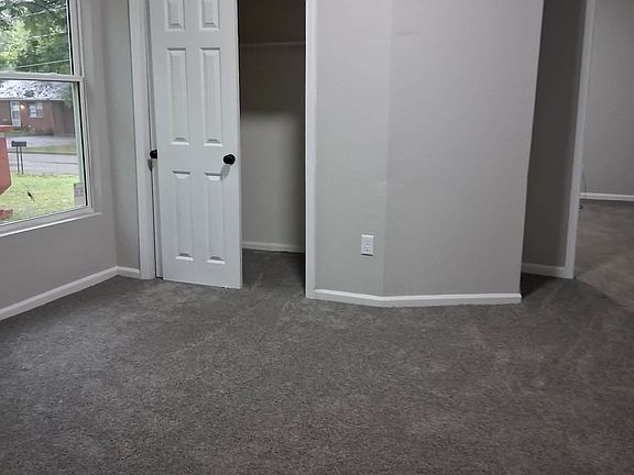 3rd image of 32 W Cooper St #B