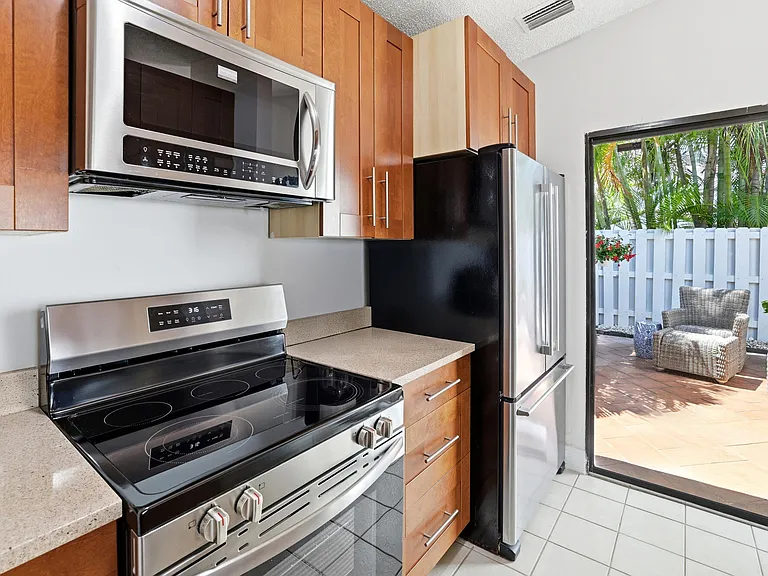 22316 Pineapple Walk Dr — Photo 6