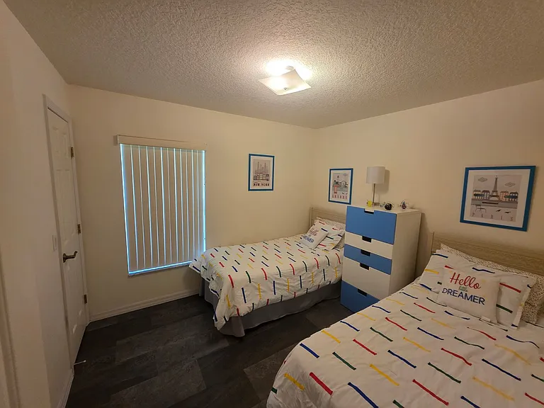 982 N Foxrun Ter — Photo 23
