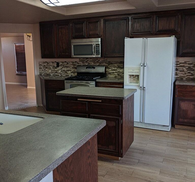 2nd image of 14540 Corral St