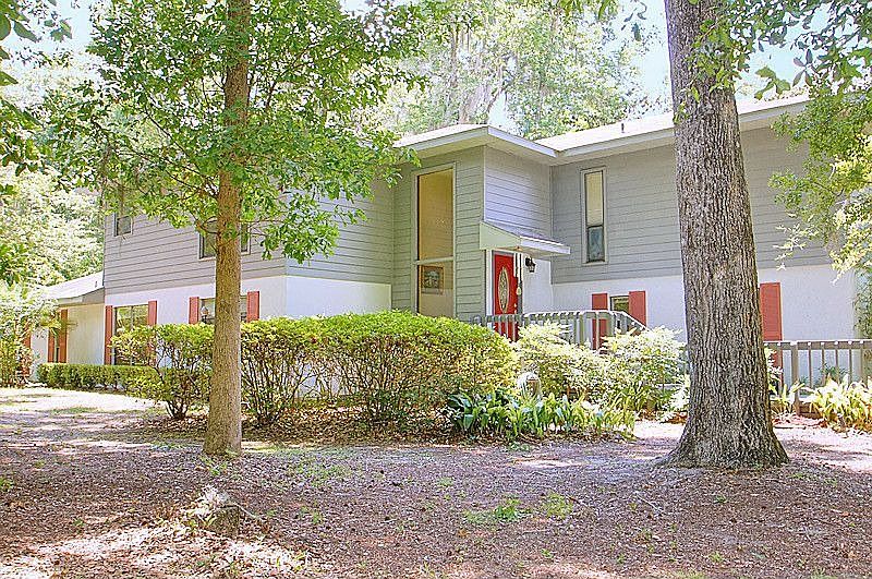 1st image of 5809 NW 67th Ct