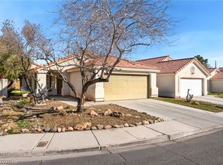 7320 Silver Ridge Dr, Las Vegas, NV 89128