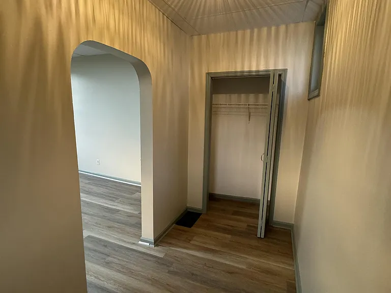 736 Munson Ave #1/2 — Photo 2