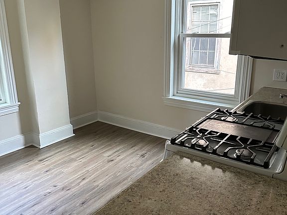 4th image of 5281 Germantown Ave #2B