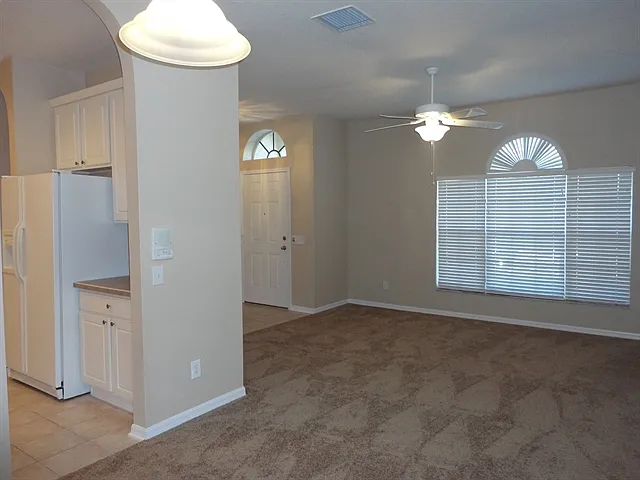 4 bed, 2.0 bath, 1807 sqft, $3,235 — Photo 4