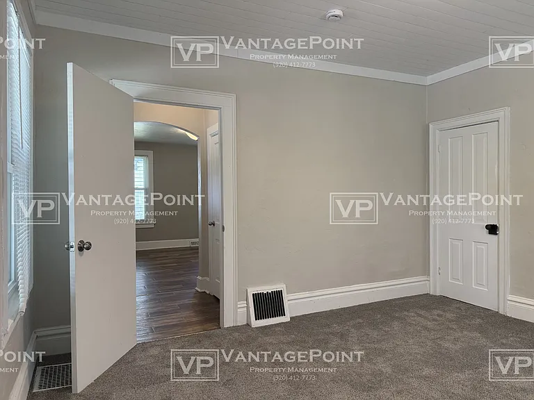 315 S Superior St — Photo 10