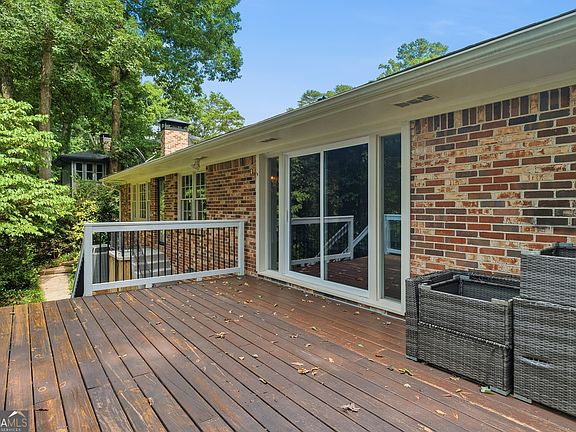 2nd image of 3680 Winbrooke Ln