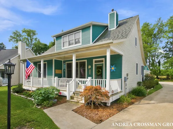 459 Summer Grove Dr, Douglas, MI 49406