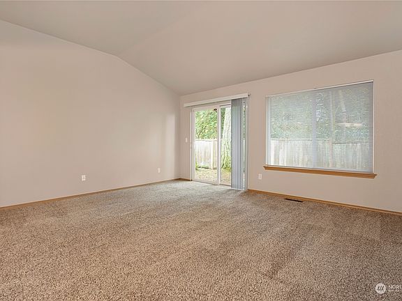 4th image of 3509 Bittersweet Street SE