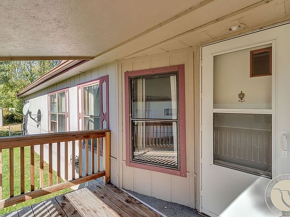 4th image of 42 Prairie View Dr