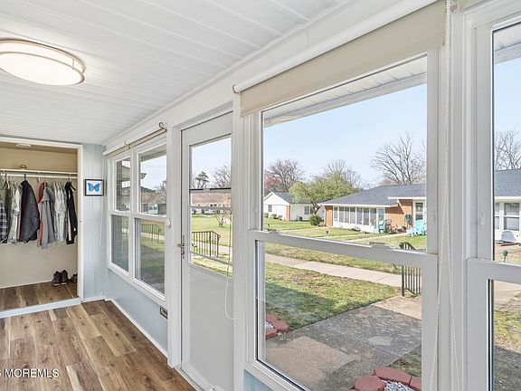 5th image of 874A Balmoral Court