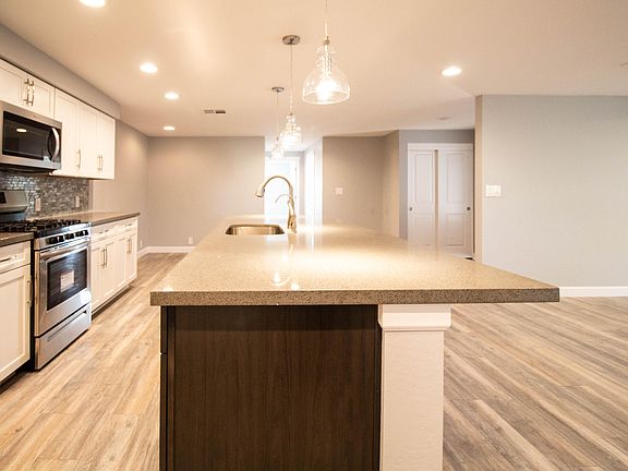 5th image of 9131 E Olive Ln S