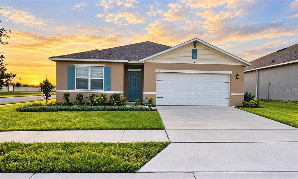 4 bed, 2.0 bath, 1815 sqft, $2,500 — Photo 1
