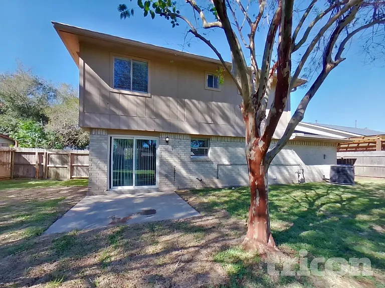 7519 Lobera Dr — Photo 15