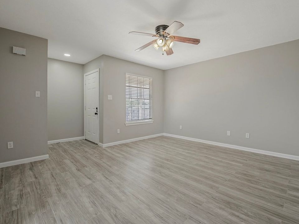 1st image of 1202 Vinyard Ct #B