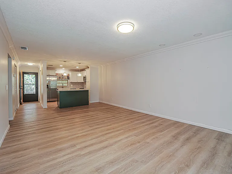 400 18th St #D6 — Photo 15