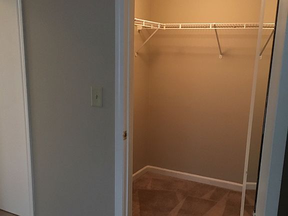 5th image of 214 Glengarry Dr APT 101