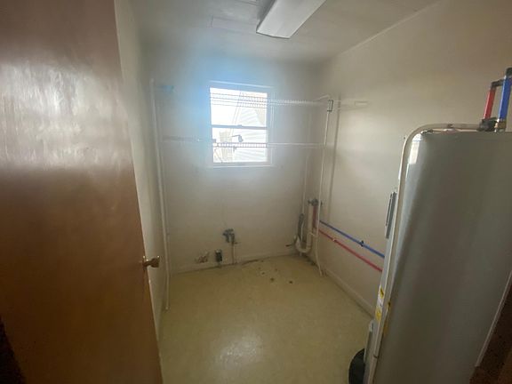4th image of 401 Aurora St #B