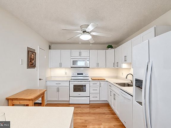 4th image of 205 E Joppa Rd APT 2506