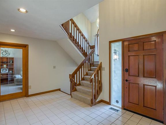 5th image of 7801 Quarry Cliff Ct