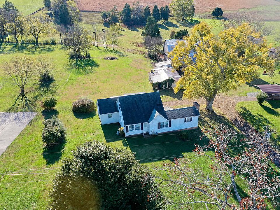 1st image of 801 Bert Garner Ln