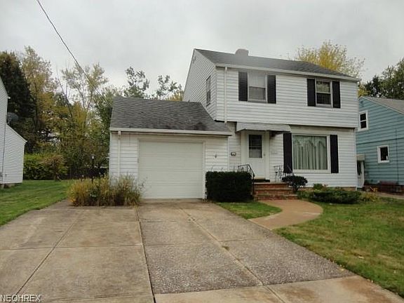3rd image of 7811 Pelham Dr