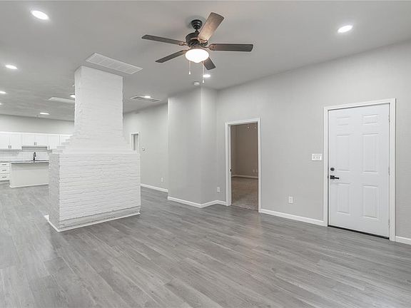 5th image of 1027 W Idaho Ave