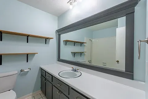 318 Wright Dr — Photo 2