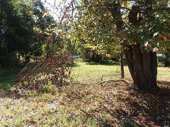 5th image of 34 Beach Ln