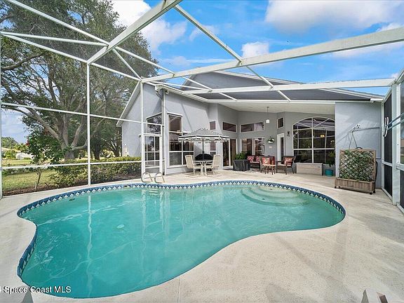 3rd image of 7460 Laguna Ct