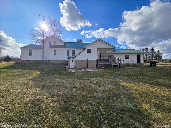 5th image of 5638 N Lake Rd