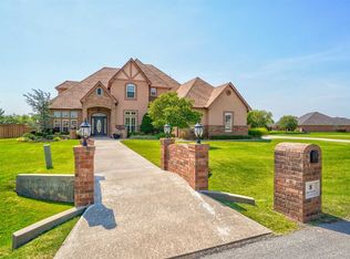 8 NW Shelter Lake Dr, Lawton, OK 73505