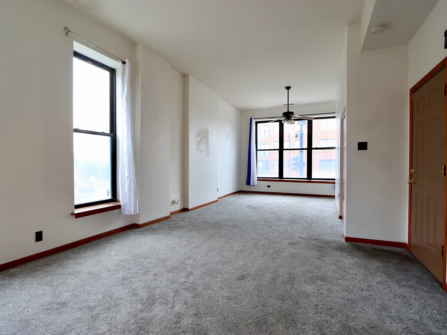 2 bed, 1100 sqft, $1,700 — Photo 1