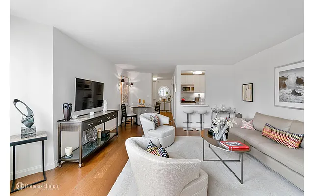 Rented by Douglas Elliman | media 3