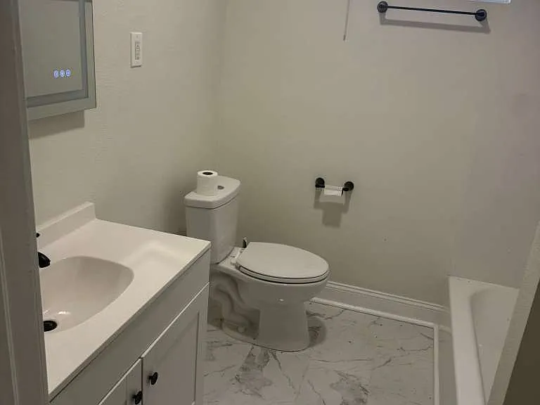 617 Montrose Dr — Photo 4