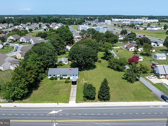 2nd image of 19234 Plantation Rd